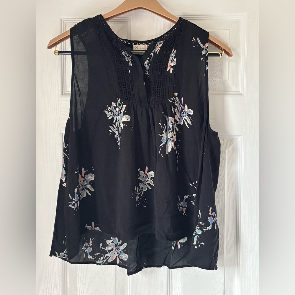 Sleeveless Floral Pintuck Blouse in Black